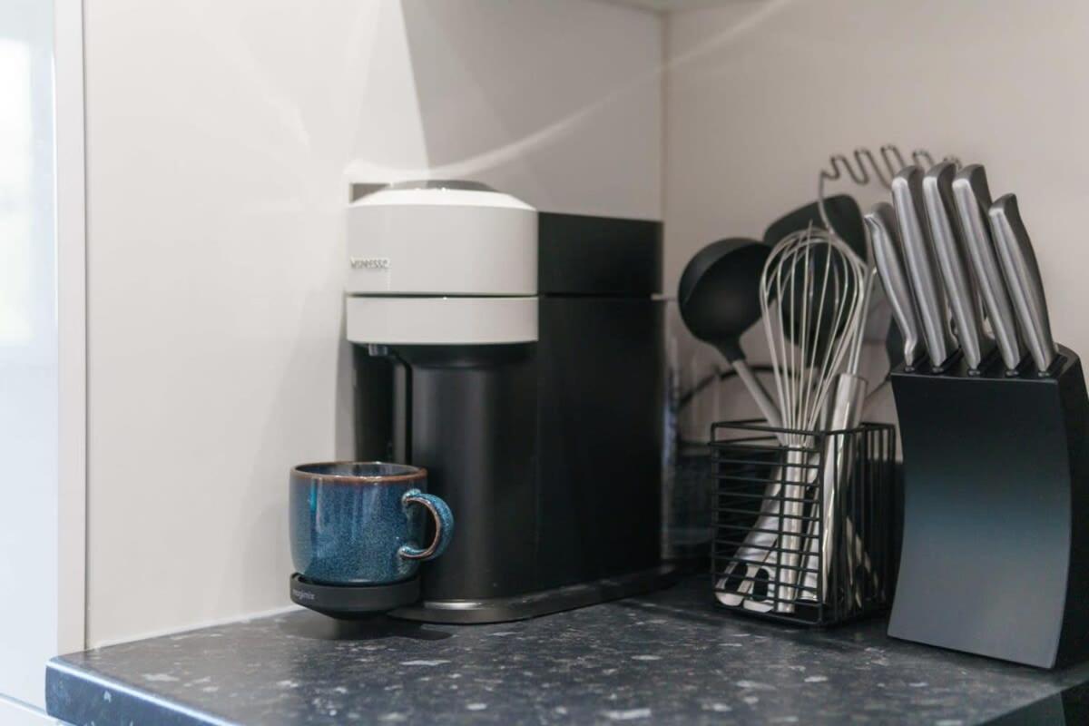 Lovely 1 Bed - Sleeps 3 Apartment *