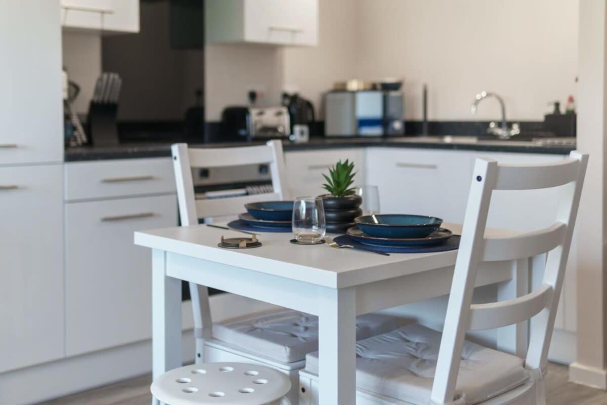 Apartment Lovely 1 Bed - Sleeps 3 Manchester