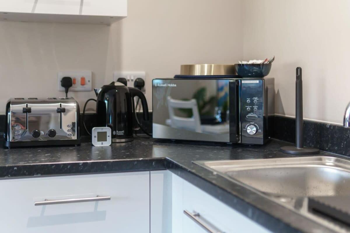 Apartment Lovely 1 Bed - Sleeps 3 *