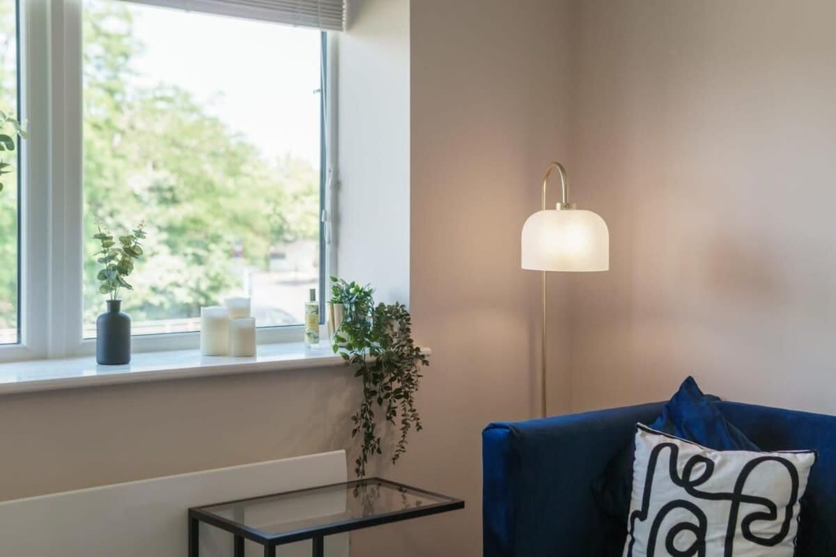 Lovely 1 Bed - Sleeps 3 Apartment *